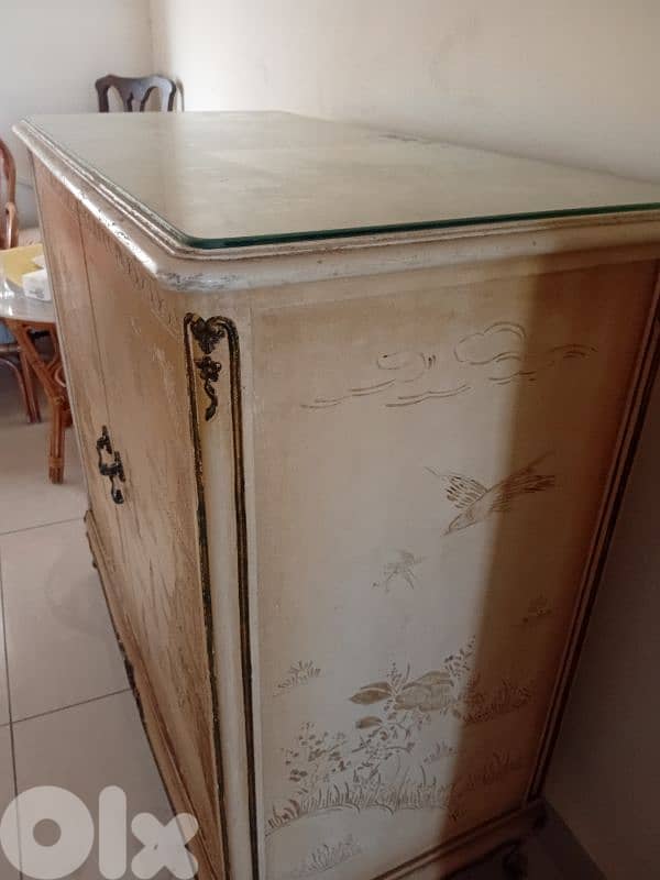 vintage Chinese closet 1