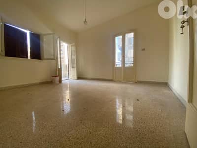 Apartment for Rent in Ain Al Mraisehشقة للإيجار في عين المريسة