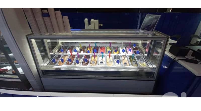 regrigerator for  ice cream and for pastry 0