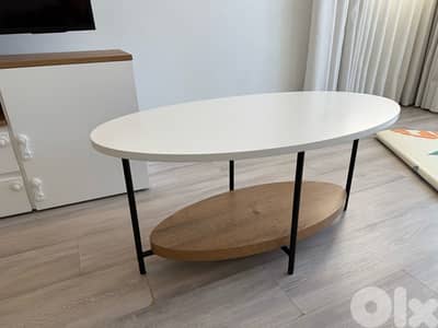 oval coffee table