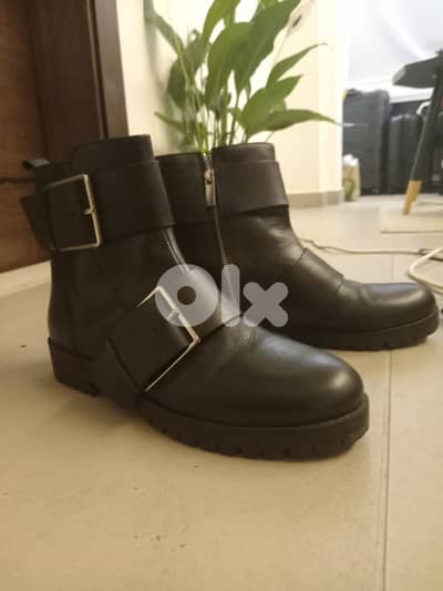 Original Stradivarius Leather Boots (Size 40)
