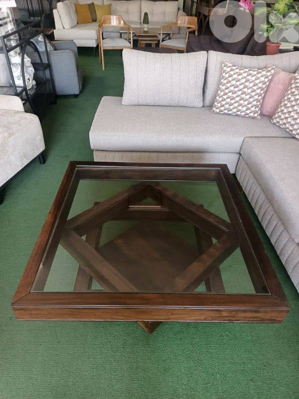 طاولة  نصف موبيليا.    Center table mobilia 1