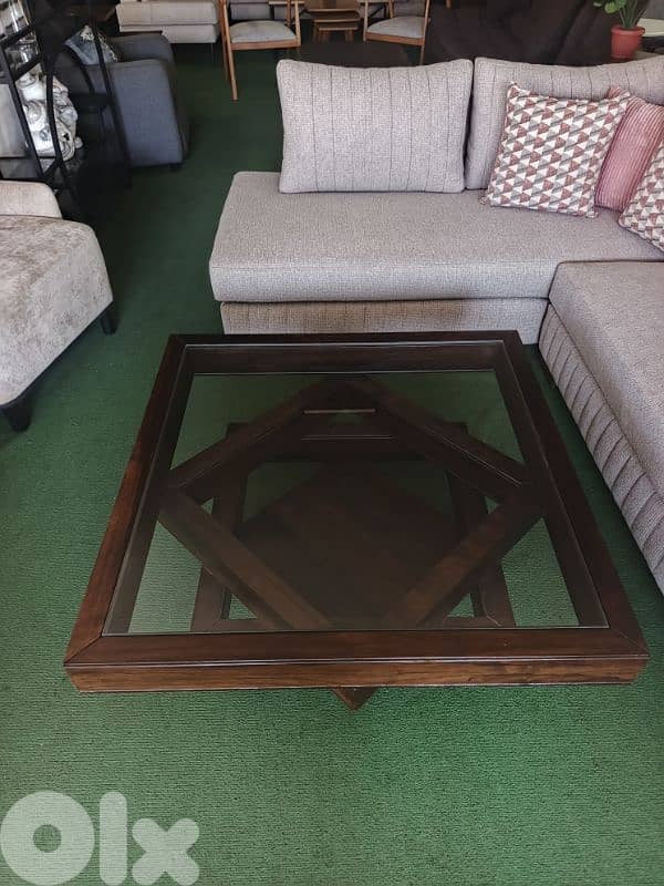 طاولة  نصف موبيليا.    Center table mobilia 2