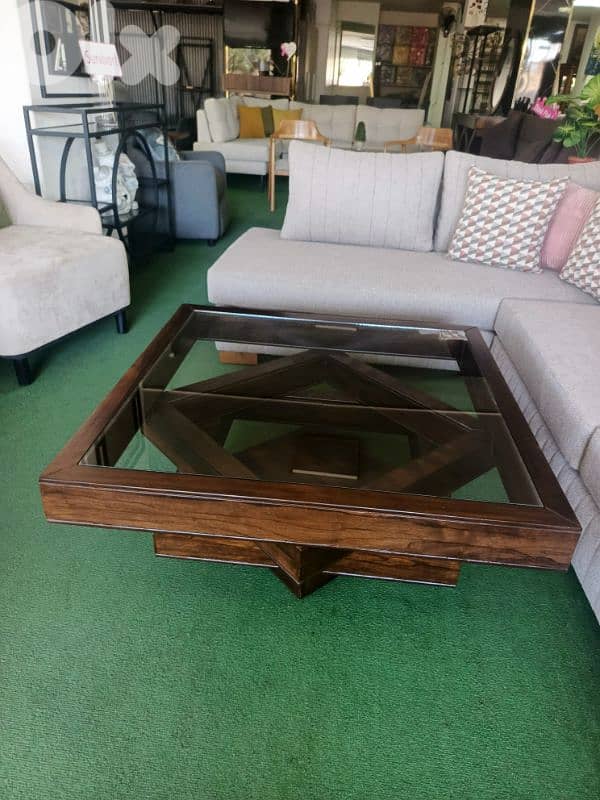 طاولة  نصف موبيليا.    Center table mobilia 3
