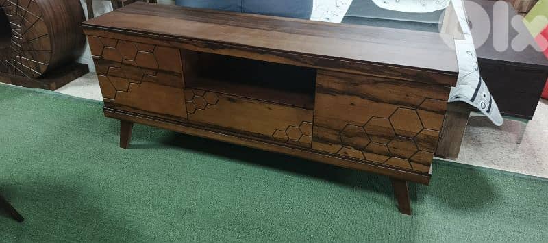 TV UNIT MOBILIA.  طاولة تلفزيون موبيليا 2