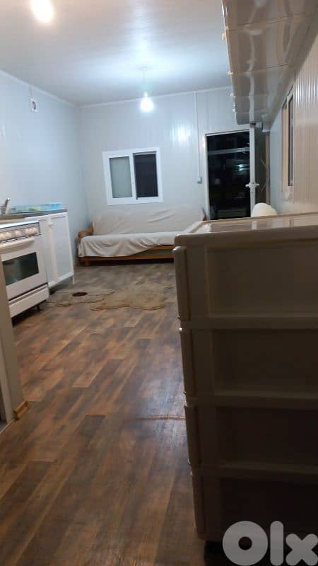 prefabricated room and closed tent 0