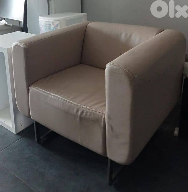 2 Sofas 3