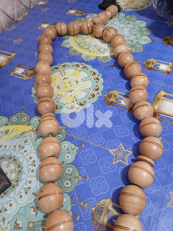 مسبحة خشب كبيرة 1