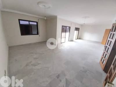 Spacious Renovated Apartment fo rent in Jdeideh| للاجار شقة في الجديدة