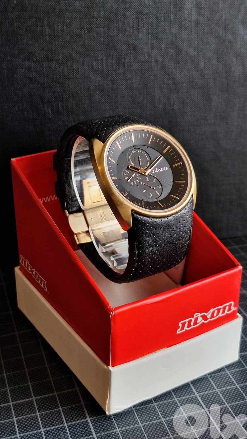 Nixon the Esquire CS 2