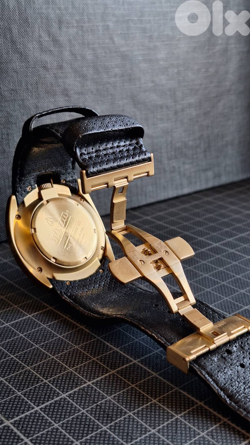 Nixon the Esquire CS 5