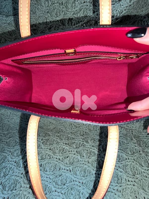 Louis Vuitton Purse 16