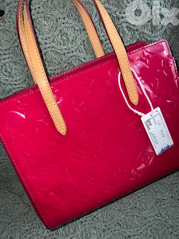 Louis Vuitton Purse 17