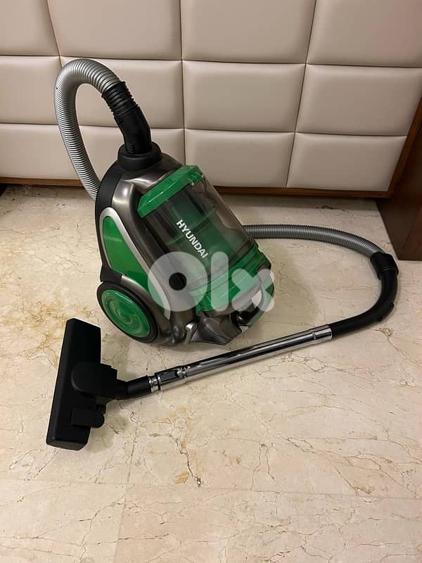 Hyundai vaccum cleaner 0