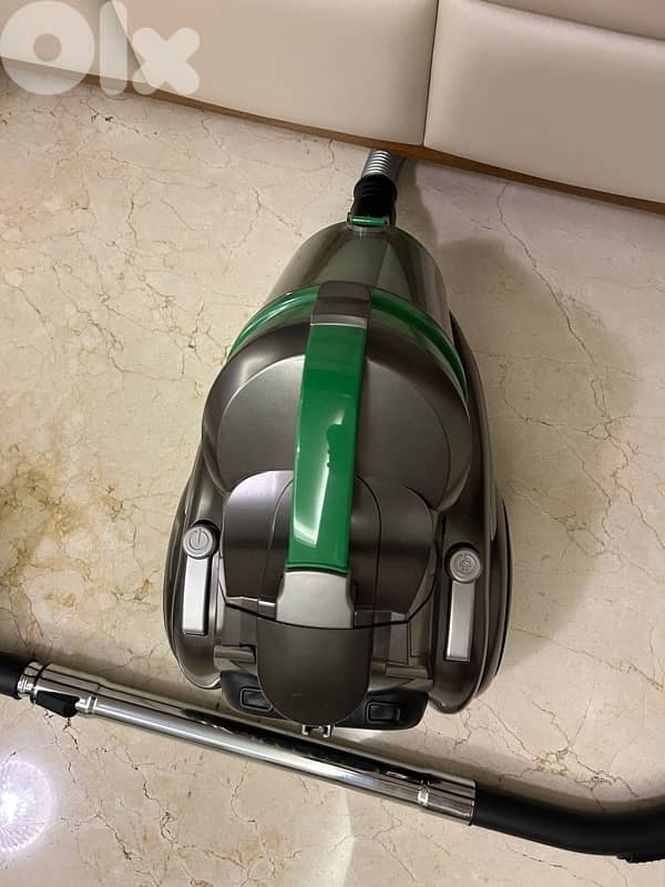 Hyundai vaccum cleaner 2