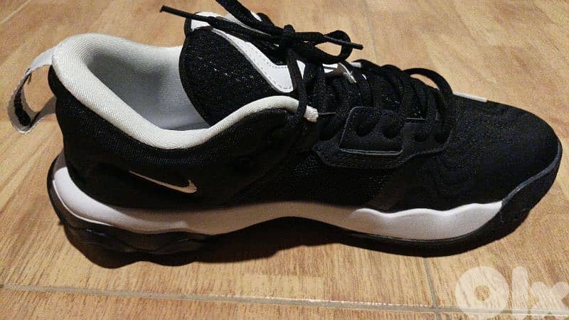 Giannis Immortality 3 black and white size 46 2