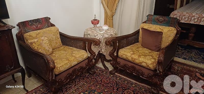 2  sofas with table 0