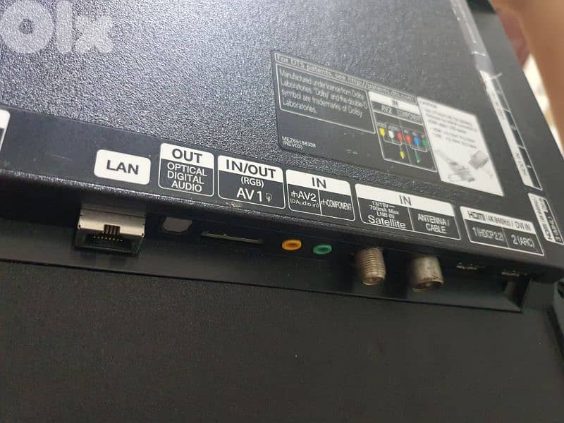 LG شاشة 40  الأصلي  SMART 4