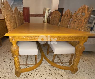 handmade dining set طاولة سفرة عمرها اكثر من 200 سنة.