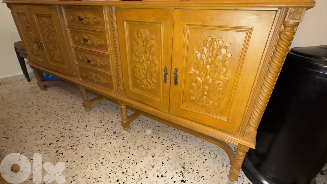 handmade dining set طاولة سفرة عمرها اكثر من 200 سنة. 3