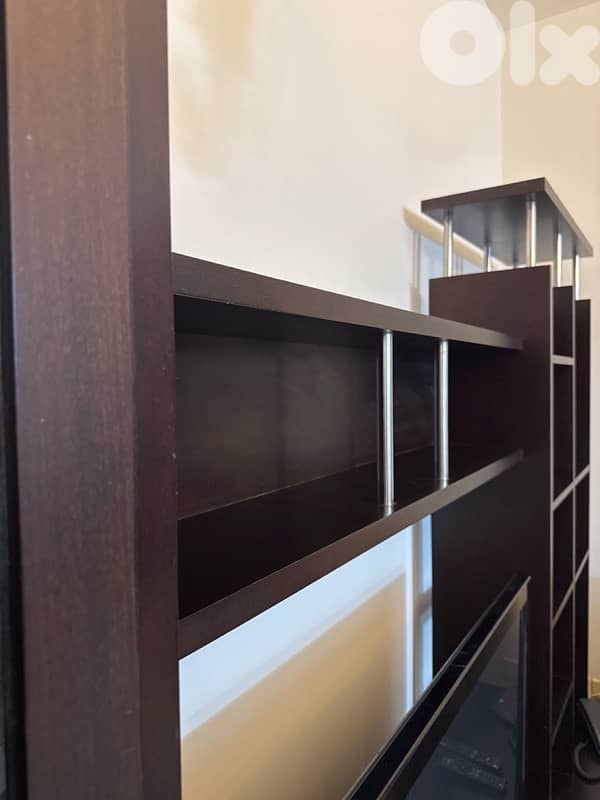 TV Cabinet/ Vitrine 2