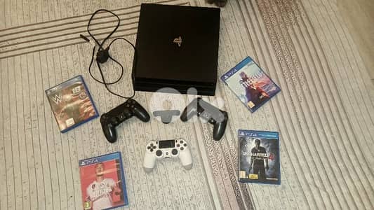 PS4 pro 1 ter like new
