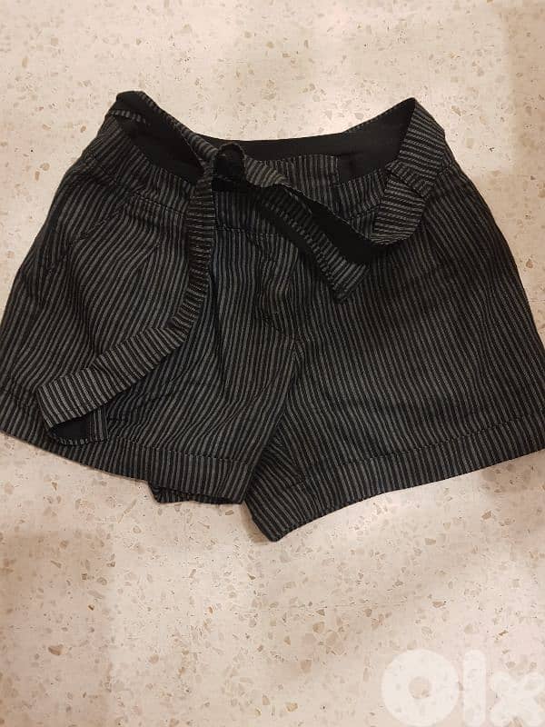 short raye black and grey 0