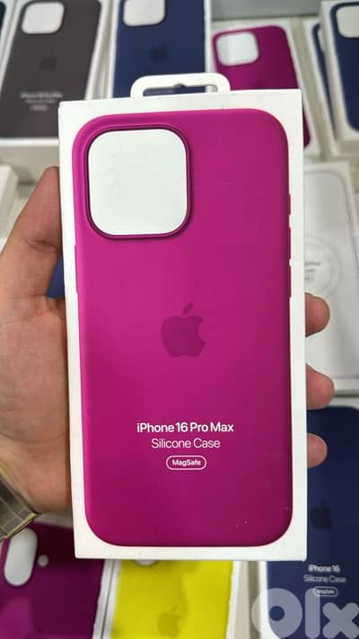 Silicone Case magsafe Iphone 16 pro max Fuchsia