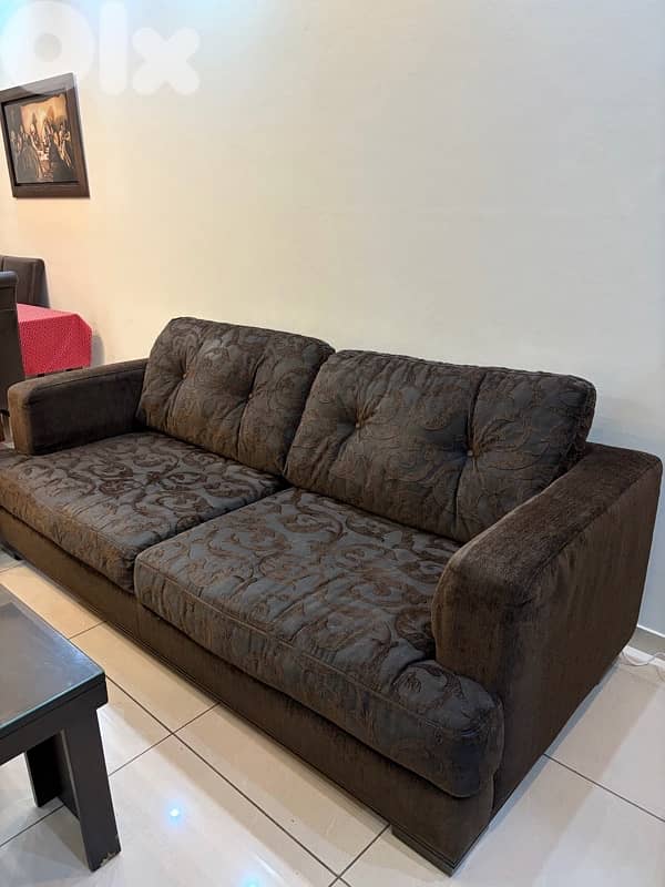 Sofa + Table 1