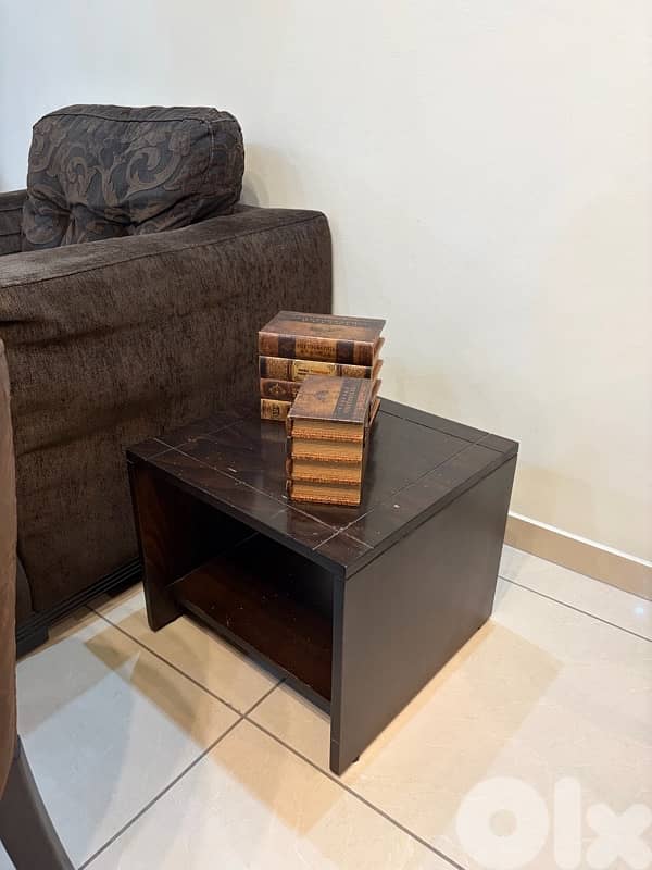 Sofa + Table 2