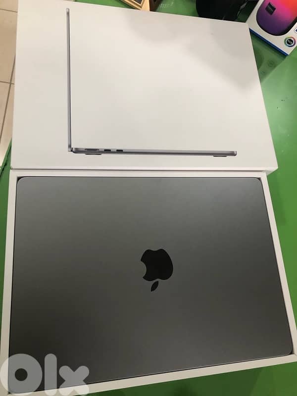 OFFER PRICE — APPLE MACBOOK AIR M2/M3 9
