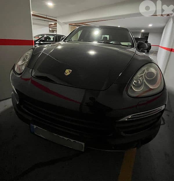 Porsche Cayenne 2011 0