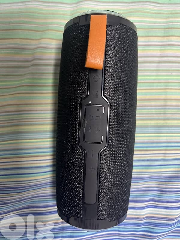 Black speaker 2