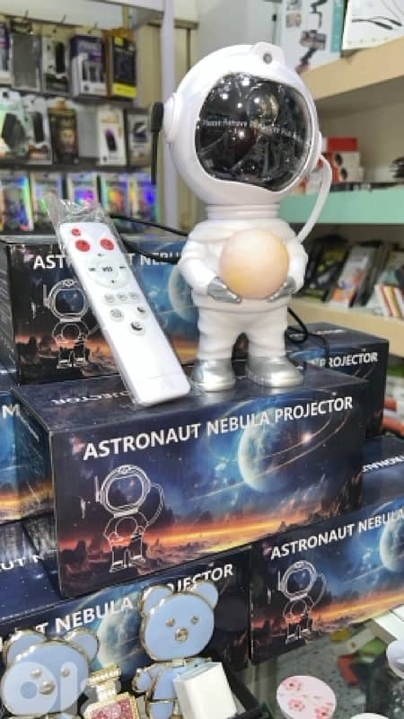 astronaut projector 0