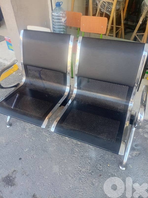 بنك اوروبي شبه جديد 0