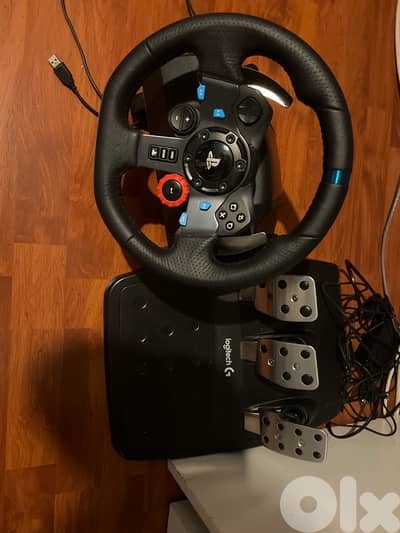 G29 logitech steering wheel+pedals barely used