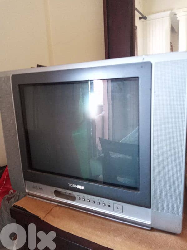 Working Toshiba retro television 0