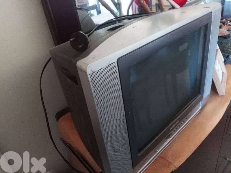 Working Toshiba retro television 1