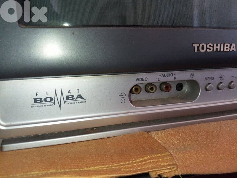 Working Toshiba retro television 2