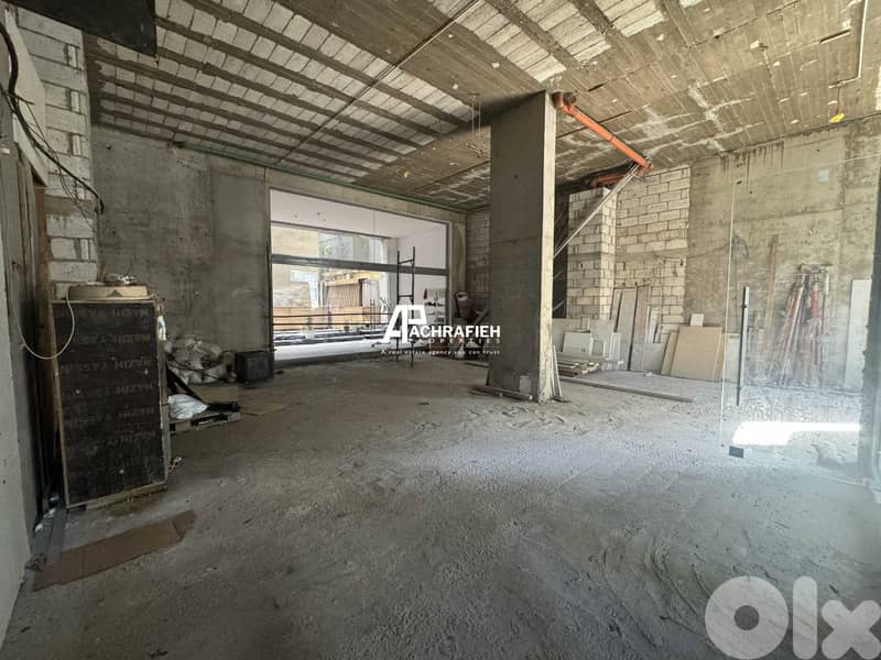 330 Sqm + Garden and Terrace - Shop For Rent in Downtown 0