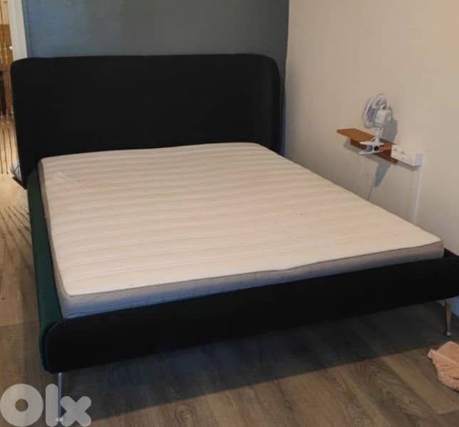 Bed with Mattress 120$ 1