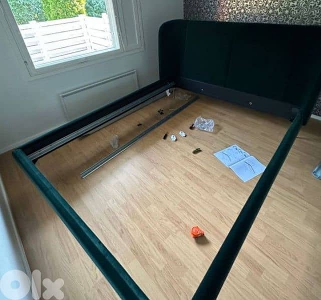 Bed with Mattress 120$ 2