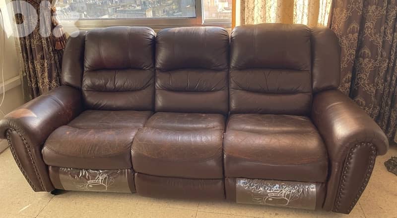 Used Living Room Set 0