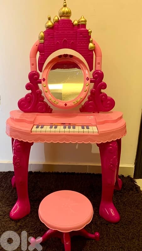 Girls makeup table & Piano 3