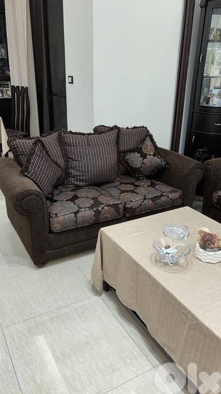 Sofa ,Chairs, Salon, Vitrine, Boof 3