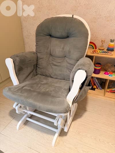 Breastfeeding Rocking Chair + Leg rest