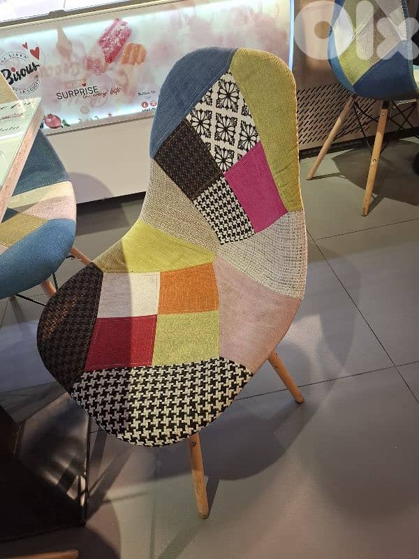28 chairs used for sale 0