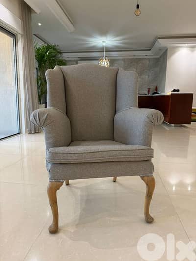 Classic Wingback Armchair – Elegant & Comfortable