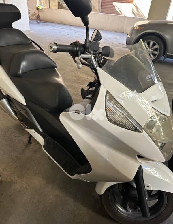 Honda Silverwing 600cc in perfect condition 2