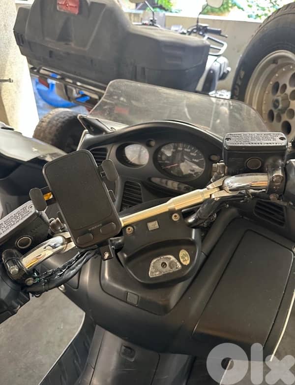 Honda Silverwing 600cc in perfect condition 5